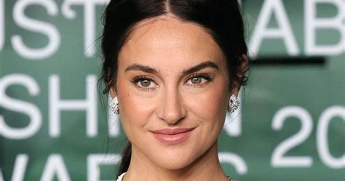 Age, Ethnicity, Parents, Net Worth, Husband |