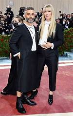 Are Oscar Isaac & Elvira Lind Still Together? Explore More on Oscar Isaac New Girlfriend