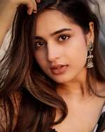 Ayesha Khan: the Iconic Pakistani Star