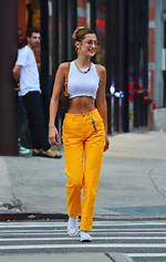 Bella Hadid Height, Weight and Body Measurements