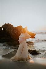 Breathtaking Maternity Dress Stars: Elevate Your Pregnancy Style