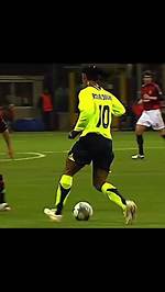 Exploring the Magic of Ronaldino: a Football Legend
