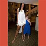 How Tall Is Liz Cambage