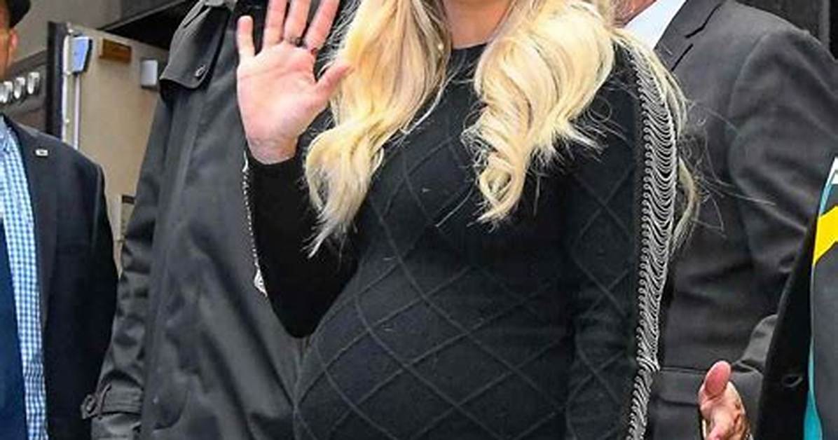 Is Carrie Underwood Expecting: a Peek into Her Pregnancy Rumors