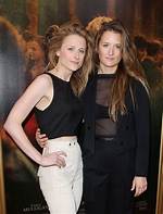 Is Mamie Gummer Related to Meryl Streep? Net Worth 2023, Age, Education, Career, Married Life, Husband, Children, Bio, Wiki