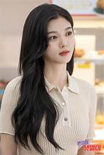 Kim Yoojung Height: the Rising Star's Journey