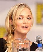 Laura Vandervoort – What Are the Best Movies and Series of Laura? Age, Bio, Wiki, Career, Net Worth, Boyfriend, Dating, Instagram & Facts