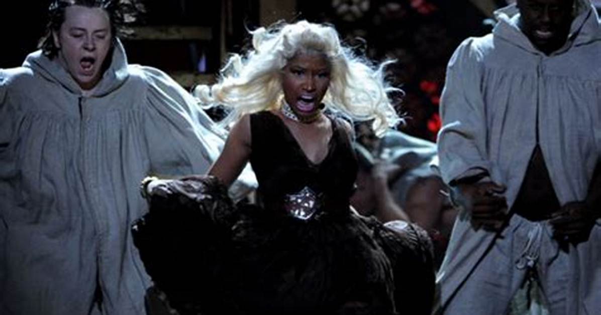 Nicki Minaj Controversial 'Roman Holiday' Grammy Performance Video