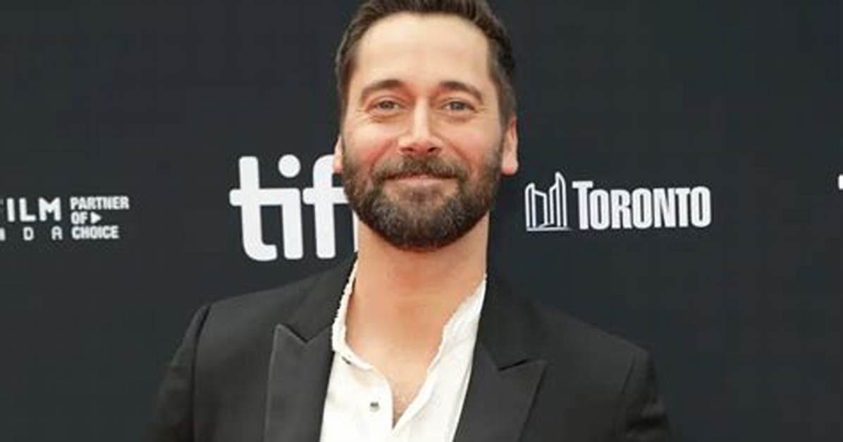 Ryan Eggold Height, Weight, Age, Girlfriend, Family, Facts, Biography