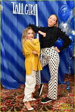 Sabrina Carpenter's Height in Feet: the Rising Star