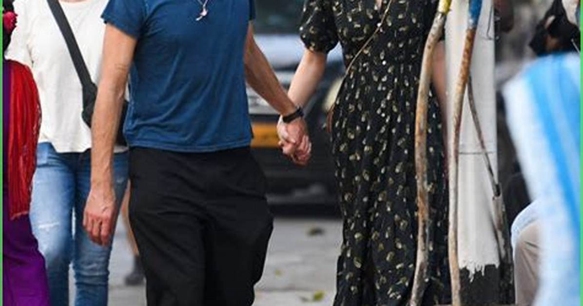 Ultimate Guide: Age Gap Between Chris Martin and Dakota - All the Details