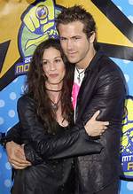 Why Did Alanis Morissette and Ryan Reynolds Break up? Let's Find out ·