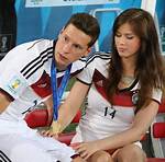 Zoomvlog | Julian Draxler| Salary, Net Worth, Girlfriend, Married, Children, Career, Affair